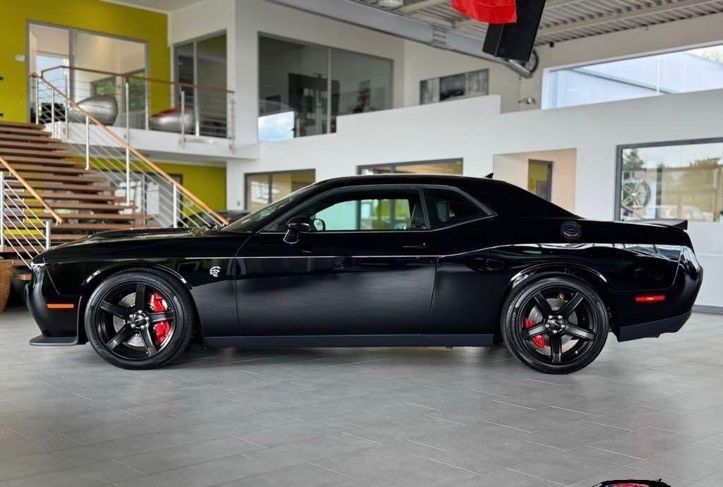 Dodge Challenger SRT V8 Hellcat 717 ch